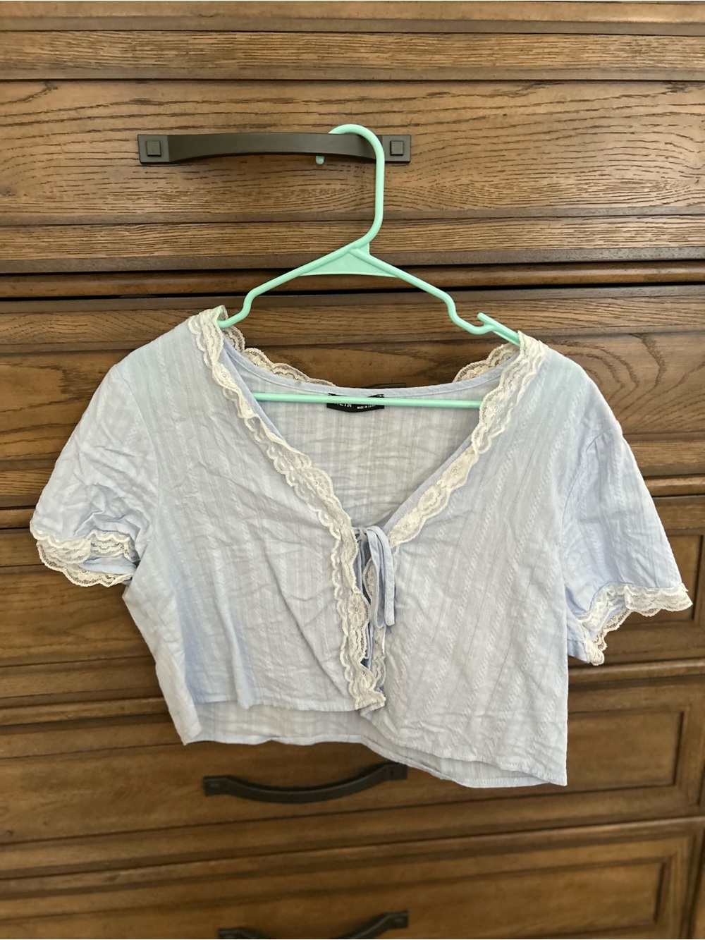 SHEIN Light Blue Lace-Trim Tie-Front Cropped Top